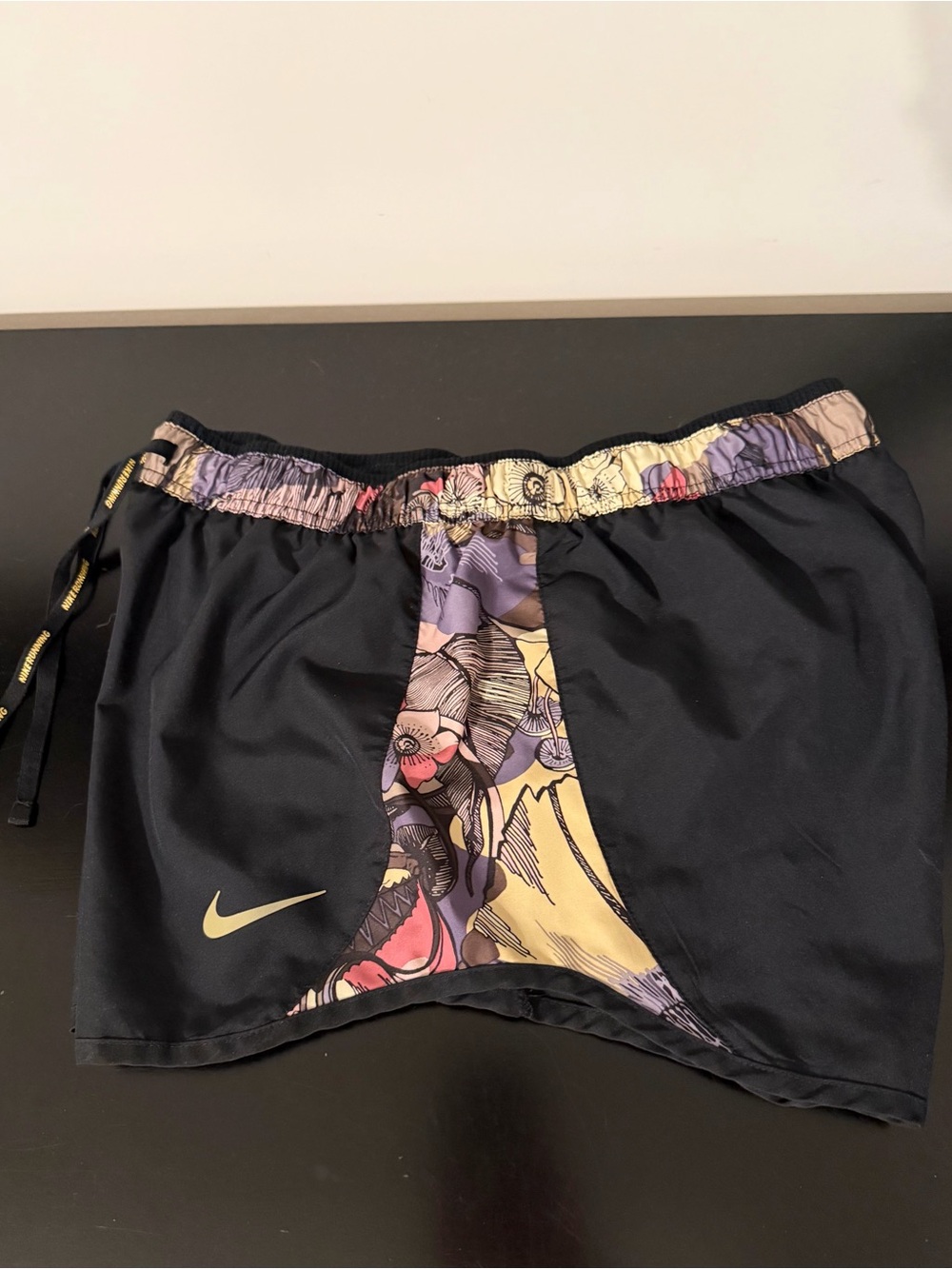 Nike 10k Femme Floral Running Shorts - Picture 3 of 7